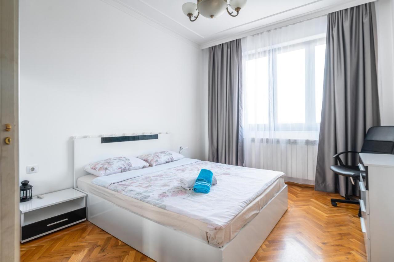 Appartamento Vitosha Str 2Bd White & Blue Apt Sofia Esterno foto